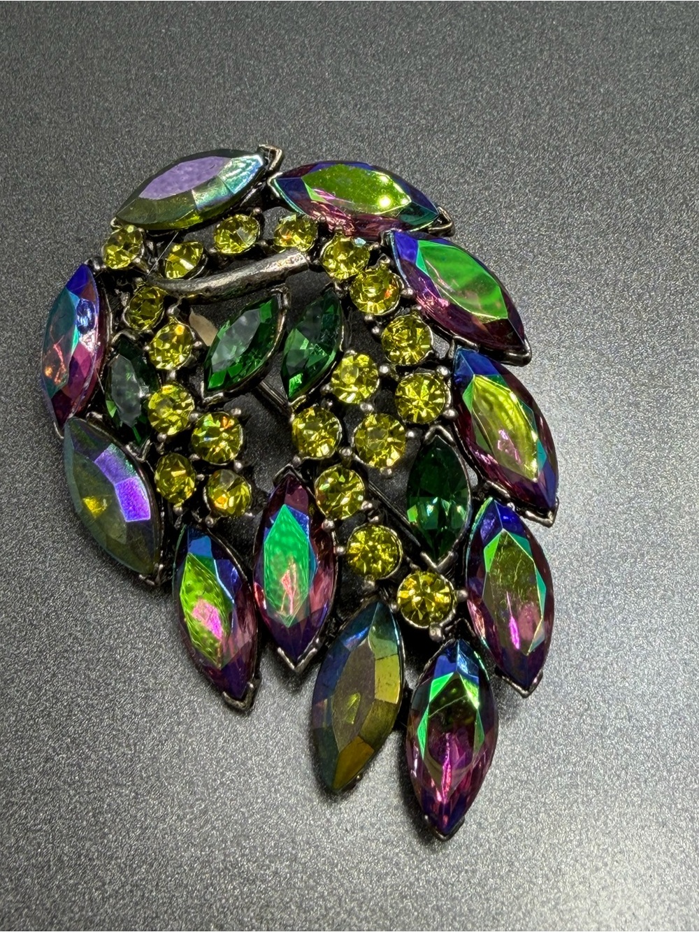 Albert Weiss Iridescent Green and Purple Crystal Leaf Brooch #4WE - Picture 3 of 3